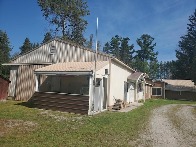 exterior space featuring a yard