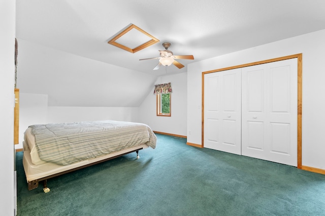 bedroom featuring a closet, ceiling fan, carpet floors, and vaulted ceiling