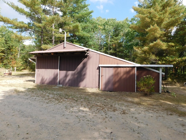 view of outdoor structure