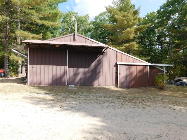 view of outdoor structure