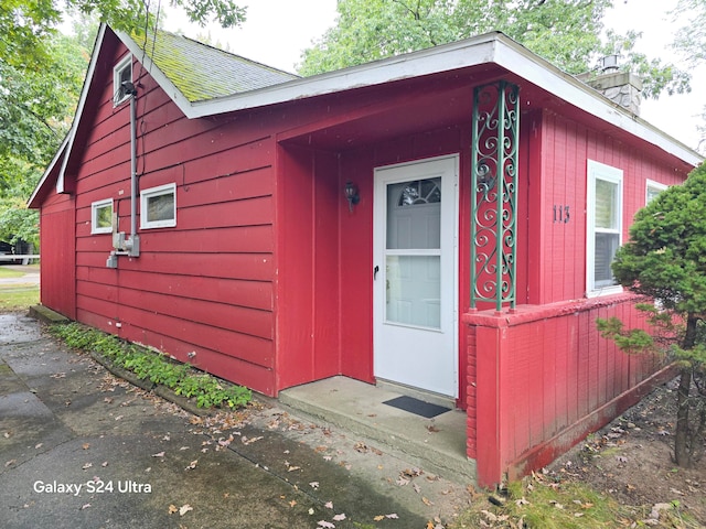 view of outbuilding