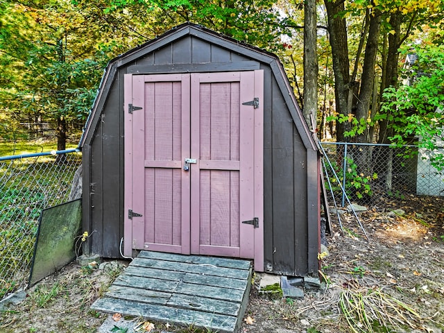 view of outbuilding