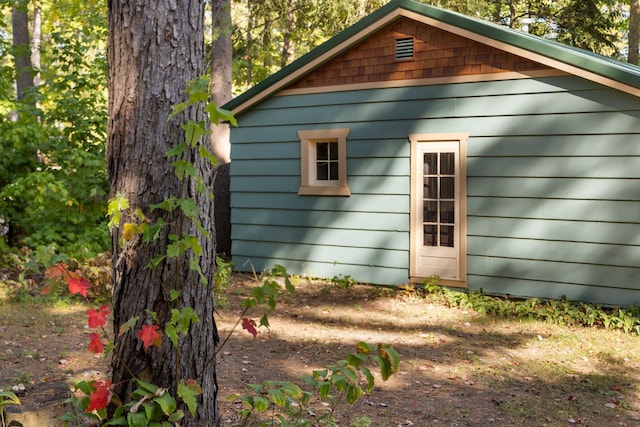 view of outbuilding