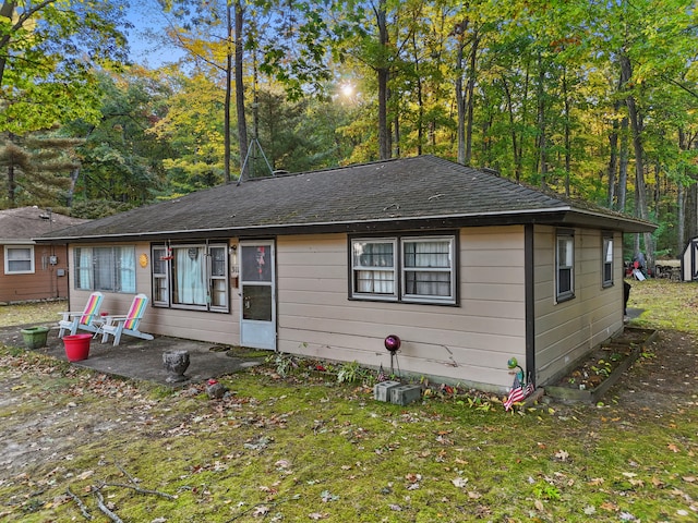 view of front of property featuring a patio