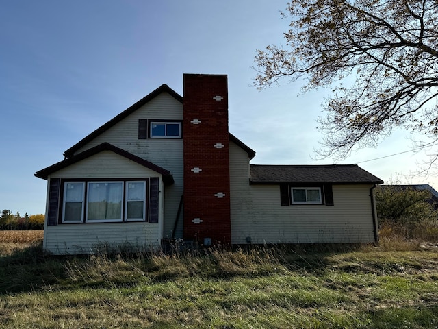 view of side of property