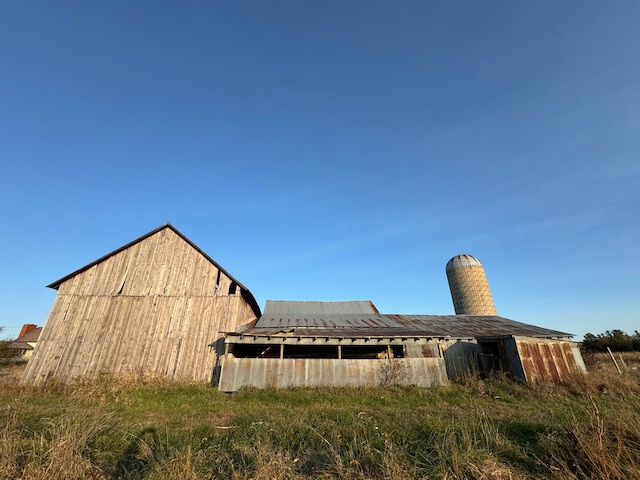 view of home's exterior