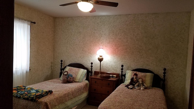 bedroom featuring a ceiling fan