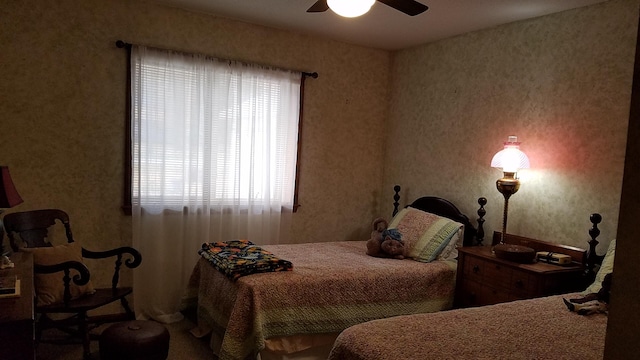 bedroom featuring ceiling fan