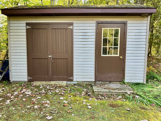 view of outbuilding