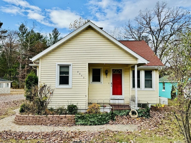 bungalow featuring entry steps