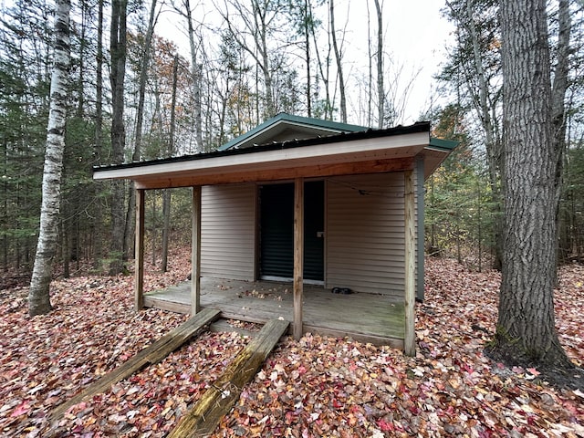 view of outbuilding