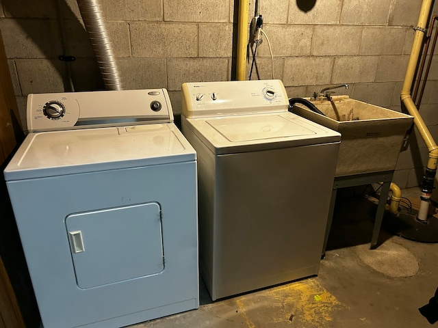 laundry room featuring independent washer and dryer