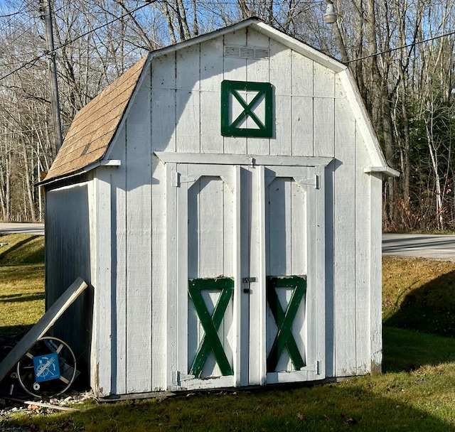 view of outdoor structure