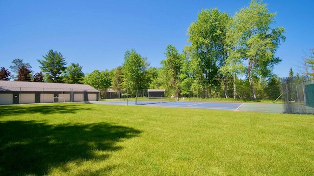 exterior space featuring a lawn