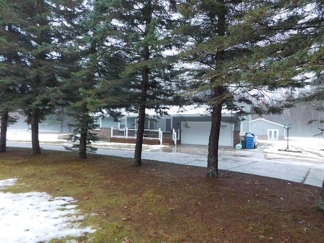 view of yard featuring a garage