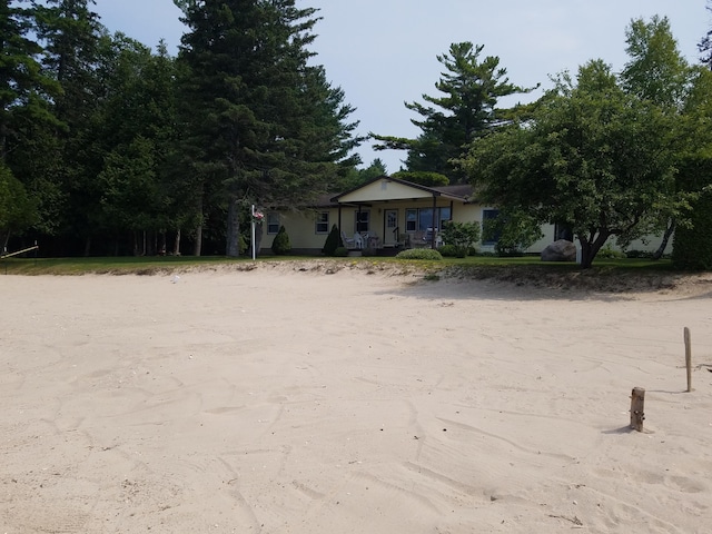 view of front of house featuring covered porch