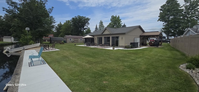 view of yard featuring a patio