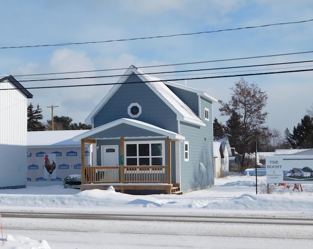 view of front of house with covered porch