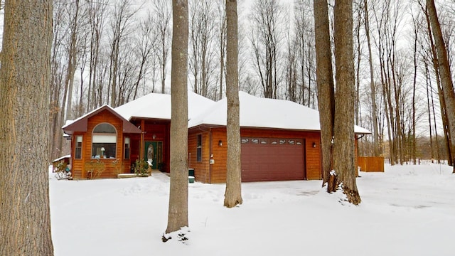 view of front facade featuring a garage