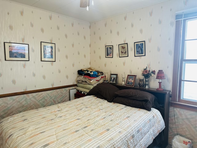 bedroom with ceiling fan