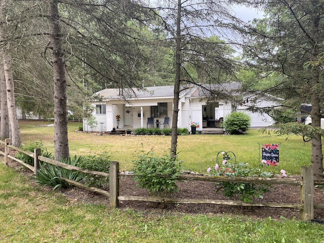 view of front of house with a front yard