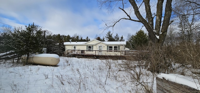 manufactured / mobile home featuring a deck