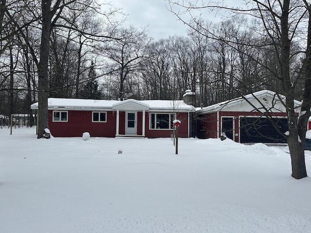 view of front facade with a garage