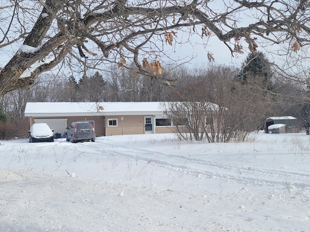 view of front facade with a garage