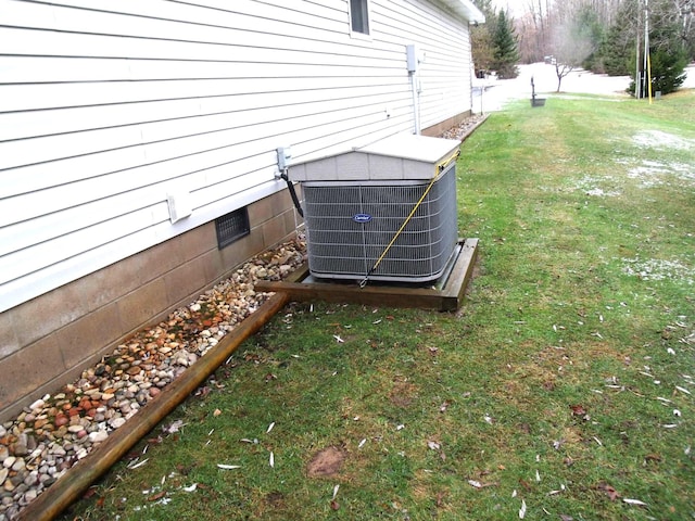 details featuring central AC and crawl space