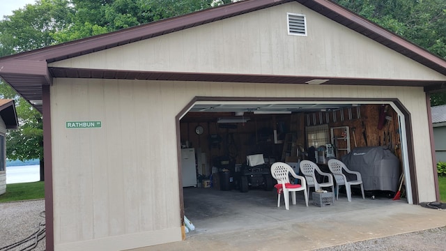 view of detached garage