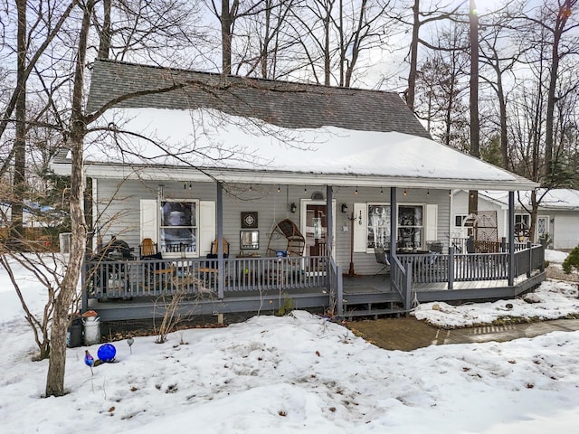 view of front facade with a porch