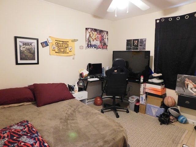 bedroom with ceiling fan