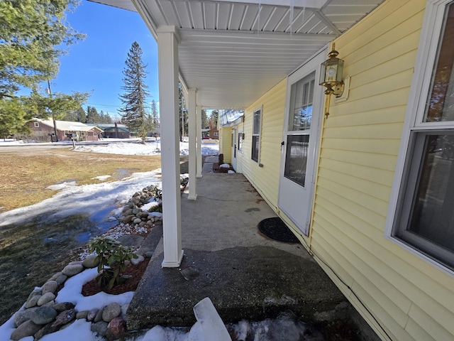 view of patio / terrace with covered porch