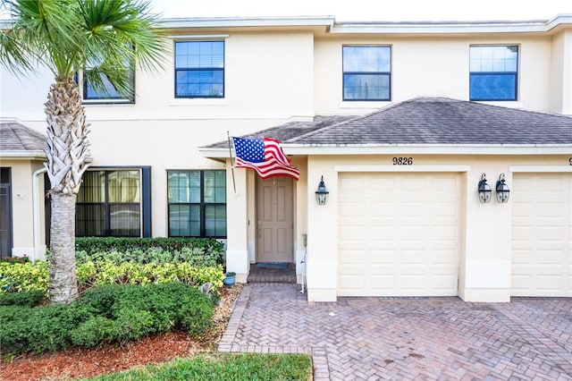 view of front facade with a garage