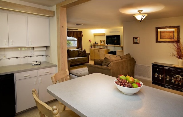 dining area with visible vents