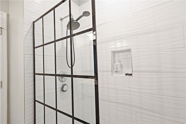 1782 Berkshire Cir SW, Vero Beach, FL 32968 - full bathroom featuring a stall shower