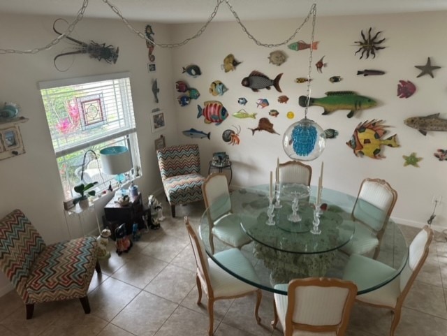 dining room with light tile patterned floors