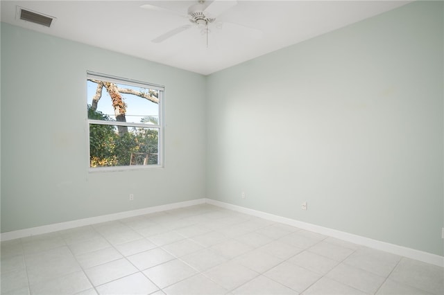 unfurnished room featuring ceiling fan