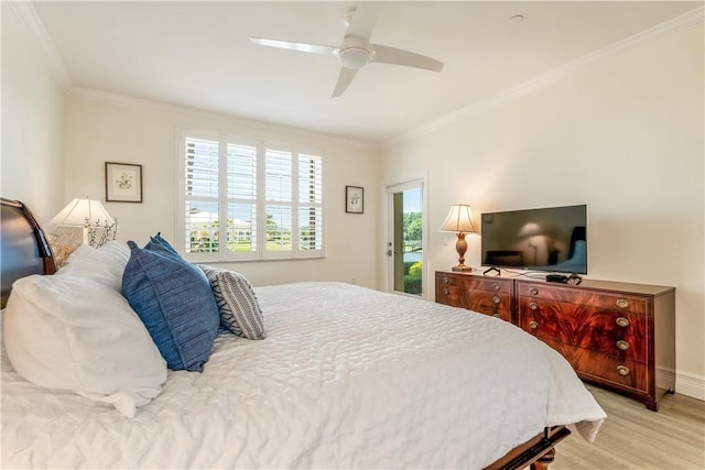1510 Oak Harbor Blvd Unit 102, Vero Beach, FL 32967 - bedroom featuring light wood-type flooring, ornamental molding, and ceiling fan