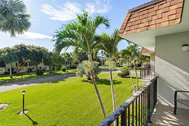 exterior space featuring a lawn