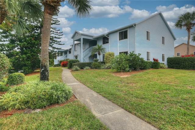 view of front of house with a front yard