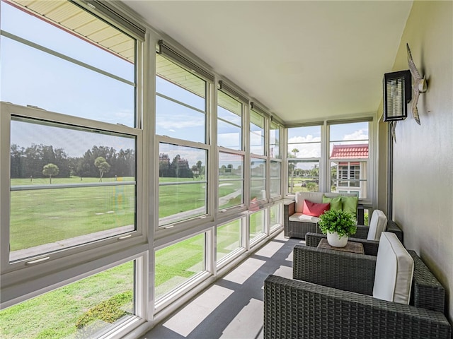 sunroom / solarium with a healthy amount of sunlight