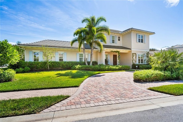 view of front of property with a front yard