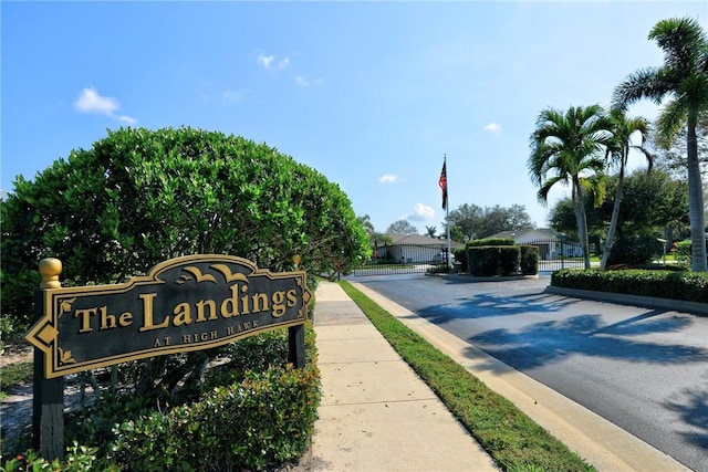 view of community / neighborhood sign