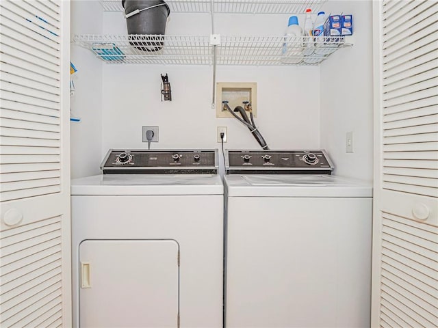 231 N Grove Isle Cir Unit 231, Vero Beach, FL 32962 - laundry room with separate washer and dryer