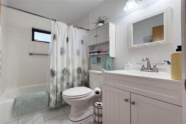 2440 88th Ave, Vero Beach, FL 32966 - bathroom with vanity and shower / bath combo