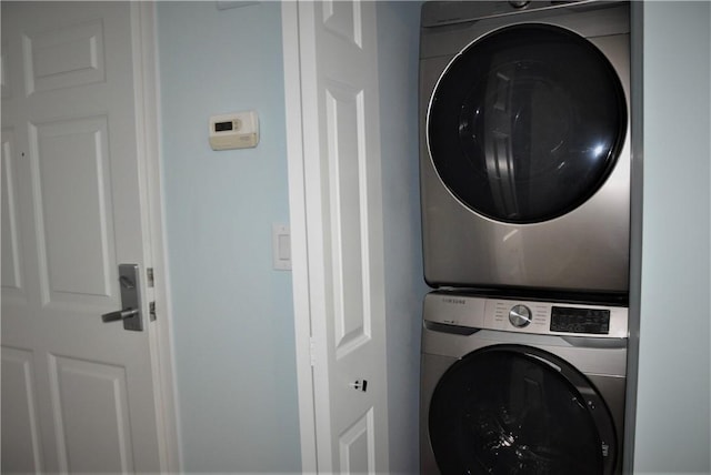 3554 Ocean Dr Unit Ph2S, Vero Beach, FL 32963 - washroom with stacked washer / drying machine
