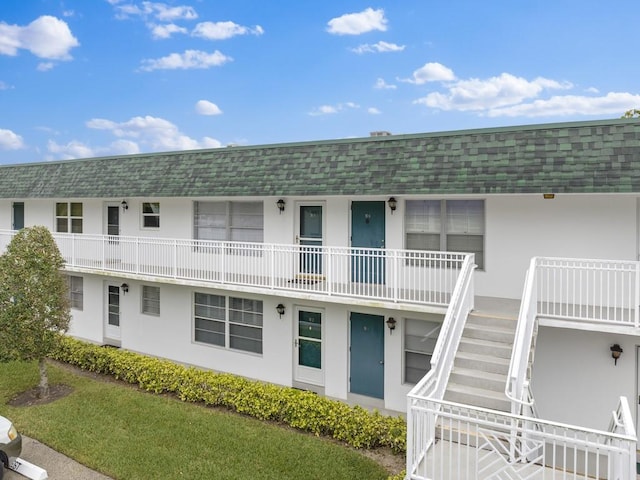 2800 Indian River Blvd Unit M7, Vero Beach, FL 32960 - view of property featuring stairway