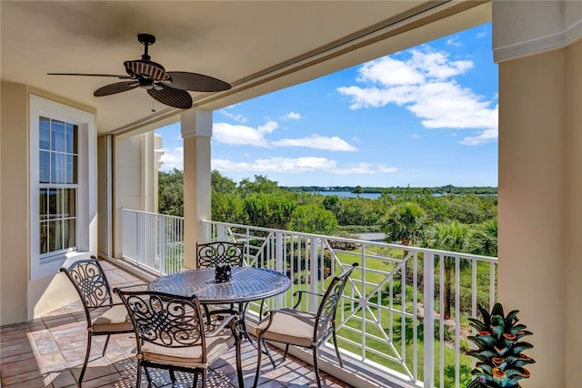 balcony featuring ceiling fan