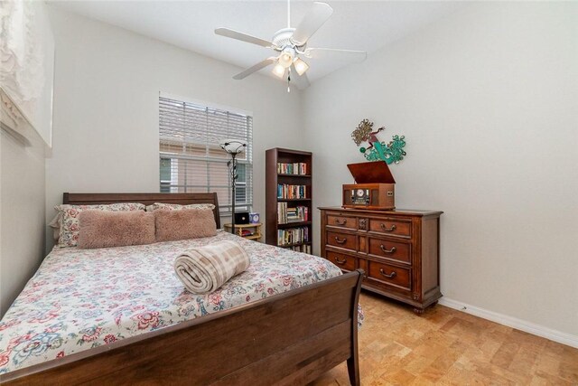 bedroom with ceiling fan